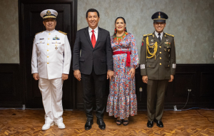 Encabeza Alcalde Mario L&oacute;pez ceremonia del Grito de Independencia; miles reafirman amor por M&eacute;xico