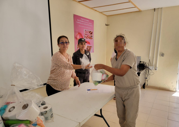 Reciben mujeres del CEDES Reynosa art&iacute;culos de higiene y f&oacute;rmulas l&aacute;cteas para sus hijos e hijas