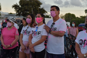 En apoyo a mujeres realiza DIF Matamoros Caminata y Rodada &ldquo;P&iacute;ntate de Rosa&rdquo;