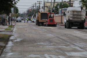 Supervisa Alcalde trabajos de rehabilitaci&oacute;n de pavimento en calle 14, con inversi&oacute;n de 6.4 mdp