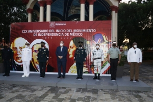 Conmemoran autoridades municipales y militares 210 aniversario de la Independencia de M&eacute;xico