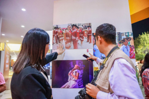 Inaugura Mar&iacute;a de Villarreal la exposici&oacute;n fotogr&aacute;fica &ldquo;Cien im&aacute;genes&rdquo;