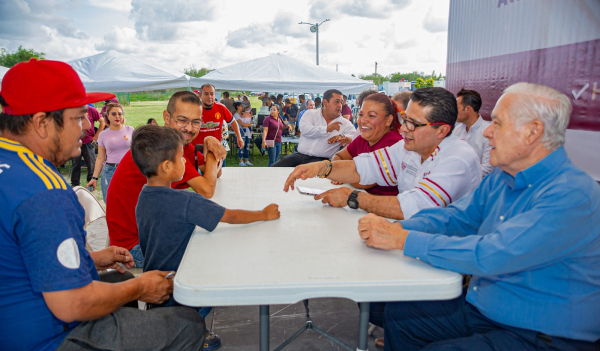 Lleva Secretar&iacute;a de Bienestar Social brigada asistencial  a Palmares; cientos de familias reciben beneficios