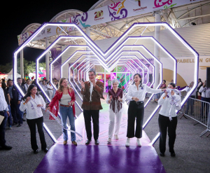 Inauguran Am&eacute;rico y Mar&iacute;a de Villarreal el stand del DIF Estatal en la Feria Tamaulipas 2024