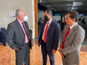 Entabla H&eacute;ctor Garza encuentro con dirigentes de C&aacute;maras de Comercio