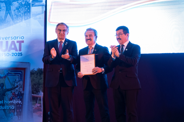 Gobernador y rector presiden lanzamiento de la Fundaci&oacute;n UAT