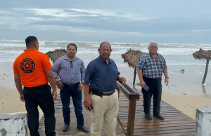 Autoridades municipales exhortan a familias de Playa  Bagdad, a enfrentar tormenta en refugios temporales