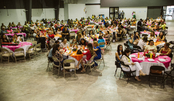 Festejan Alcalde Mario L&oacute;pez y Marsella Huerta, a madres trabajadoras del gobierno municipal