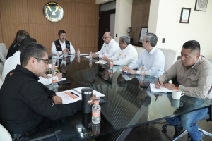 Eval&uacute;a rector avances institucionales de la UAT