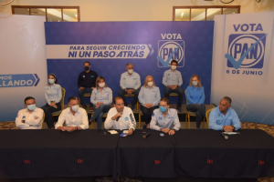 L&iacute;der nacional del PAN refrenda total respaldo al Gobernador Cabeza de Vaca