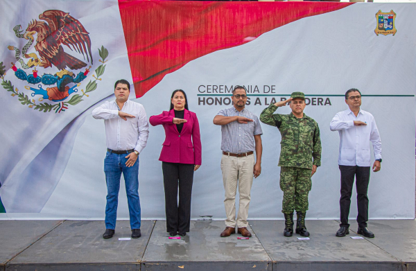 Participan servidores p&uacute;blicos en ceremonia de honores organizada por Gobierno de Matamoros a trav&eacute;s de SEDUE