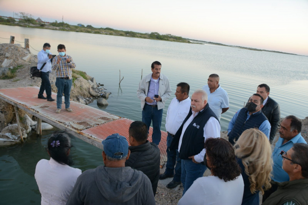 Puente peatonal y mantenimiento de carretera compromiso de Cesar Ver&aacute;stegui