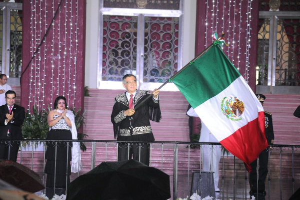 Vivan las mujeres y los hombres de la transformaci&oacute;n: Am&eacute;rico