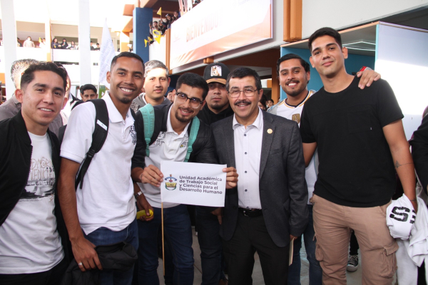 Reafirma rector de la UAT compromiso con la comunidad estudiantil