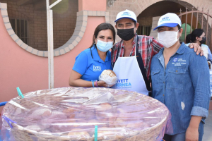 Ivett Bermea ofrece apoyo a hombres trabajadores para mejorar su ingreso familiar