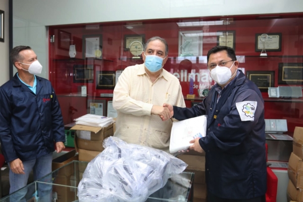 Reconoce Mario L&oacute;pez a  trabajadores de la salud