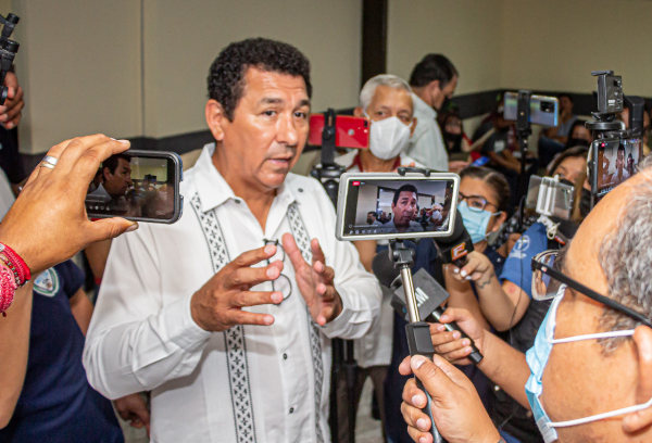 Supervisa Alcalde Mario L&oacute;pez operaci&oacute;n del m&oacute;dulo REPUVE; nacionalizan 100 veh&iacute;culos diariamente