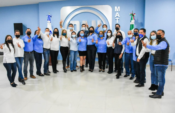 Reciben Candidatos de Acci&oacute;n Nacional constancias de registro